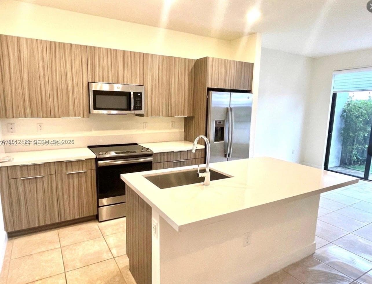 9083 NW 159th St # 9083, Miami Lakes FL 33018 — 7