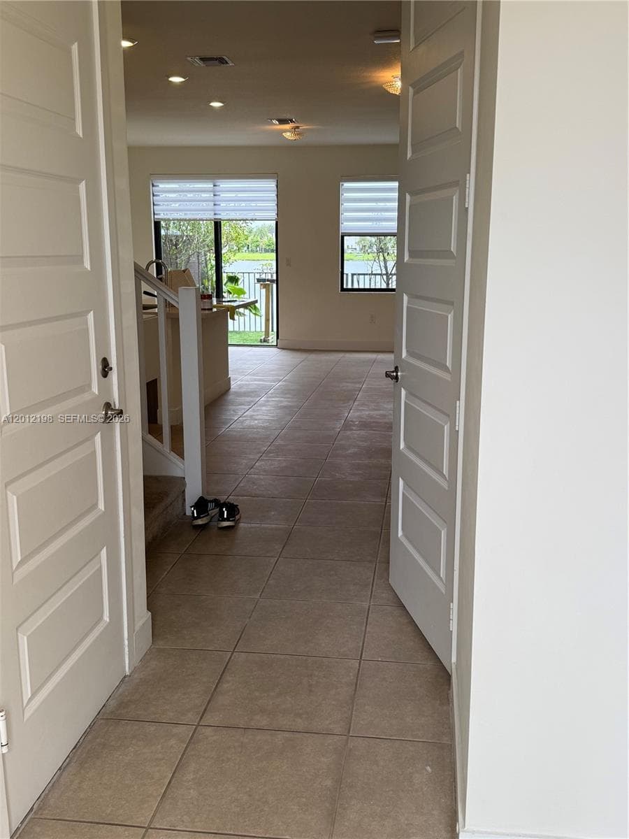 9083 NW 159th St # 9083, Miami Lakes FL 33018 — 37