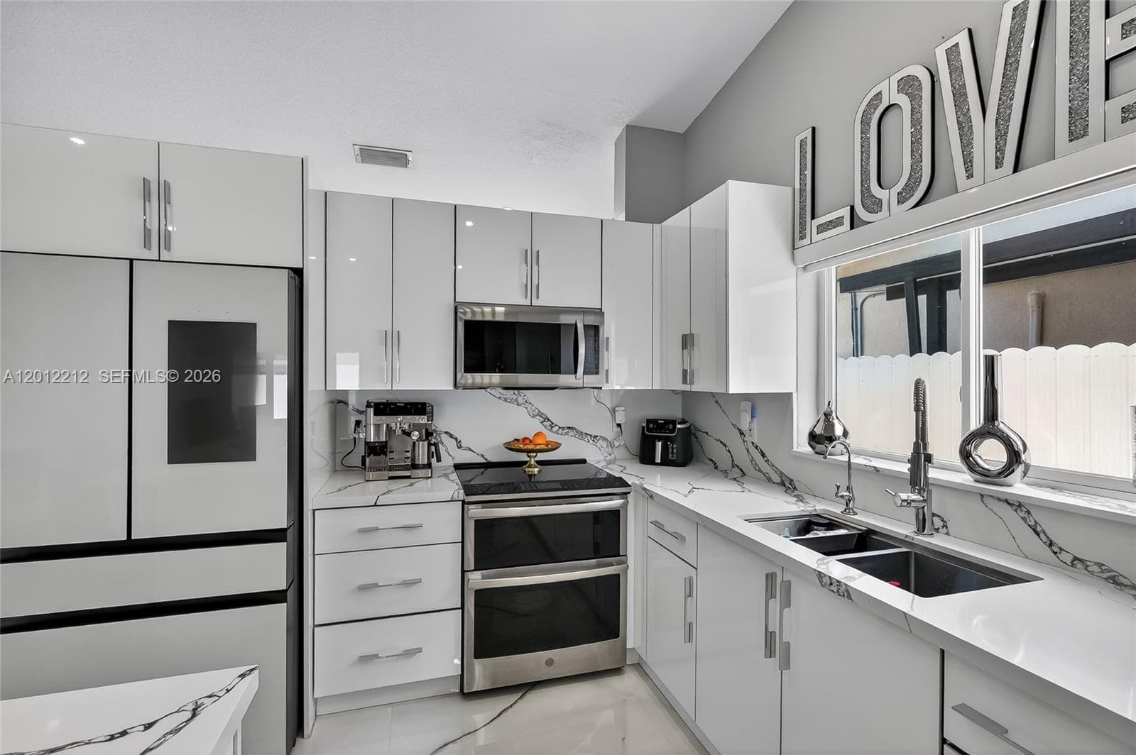 15167 SW 172nd Ter, Miami FL 33187 — 23