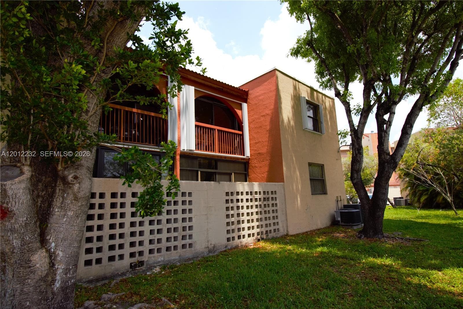 10241 NW 9th St Cir # 5, Miami FL 33172 — 2