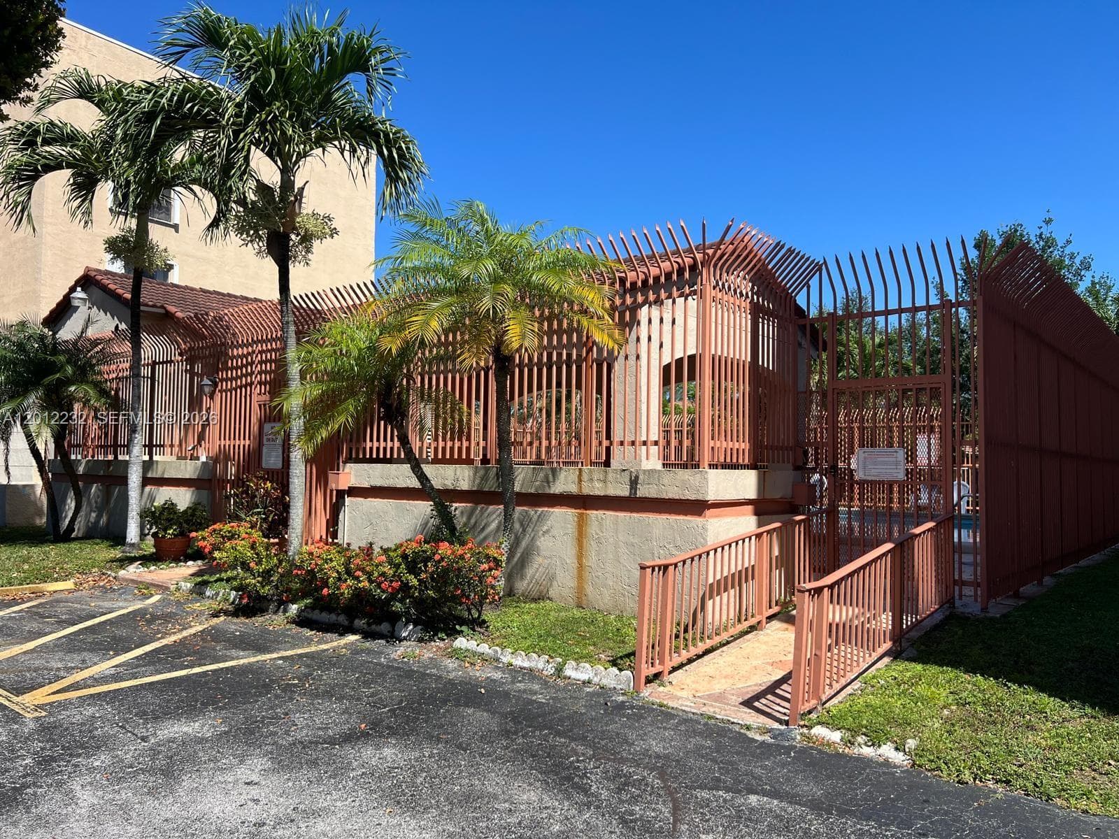 10241 NW 9th St Cir # 5, Miami FL 33172 — 52