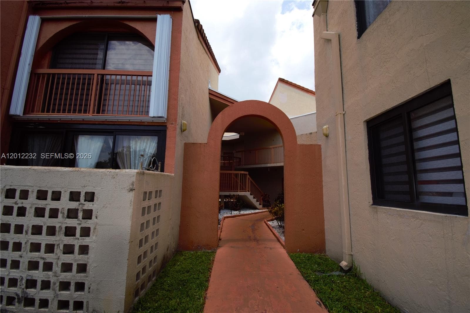 10241 NW 9th St Cir # 5, Miami FL 33172 — 1