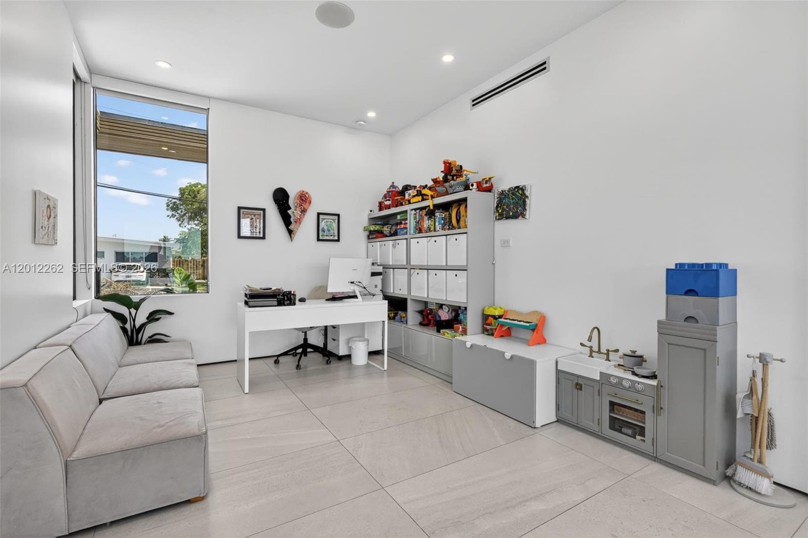 1830 NE 193rd St, Miami FL 33179 — 7