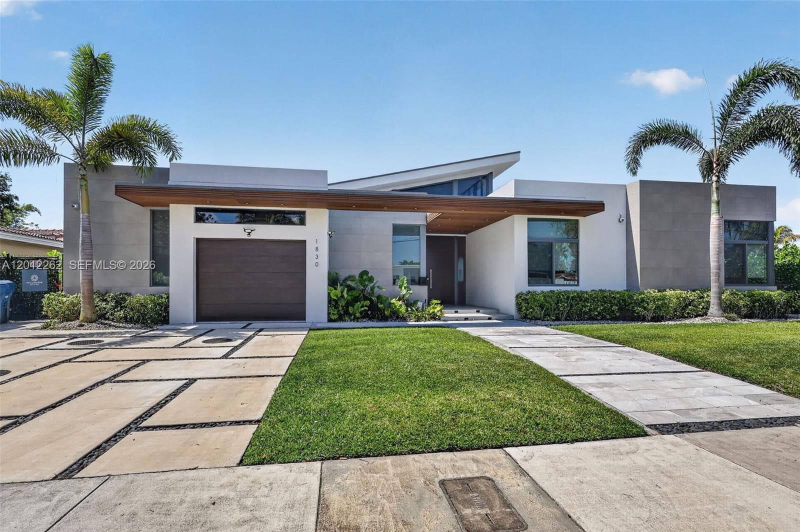 1830 NE 193rd St, Miami FL 33179 — 1