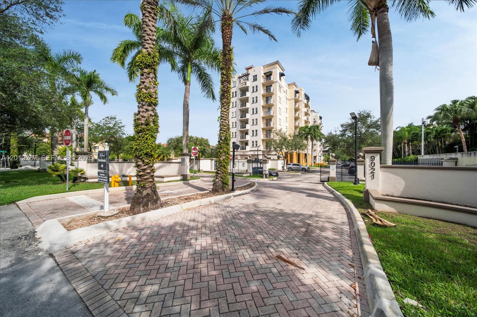 9021 SW 94th St # 310, Miami FL 33176 — 1