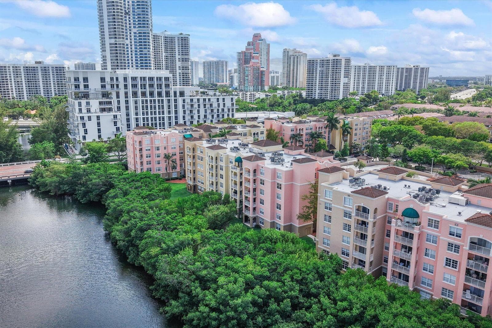 19601 E Country Club Drive # 7505, Aventura FL 33180 — 1