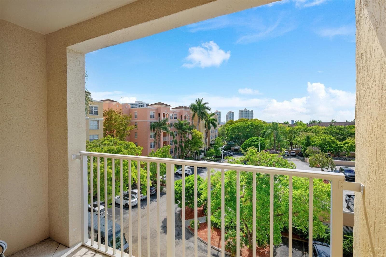 19601 E Country Club Drive # 7505, Aventura FL 33180 — 8