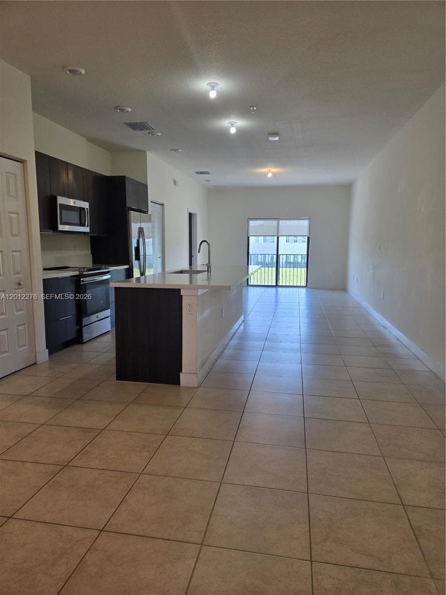 7819 NW 104th Ave # 21, Doral FL 33178 — 4