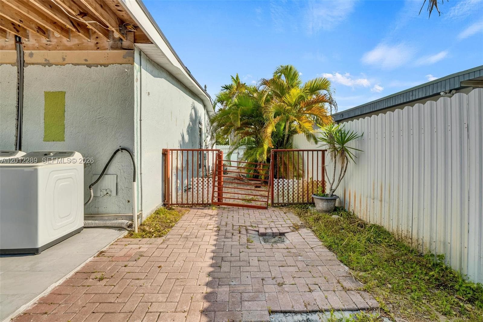 11500 SW 57th Ter, Miami FL 33173 — 22