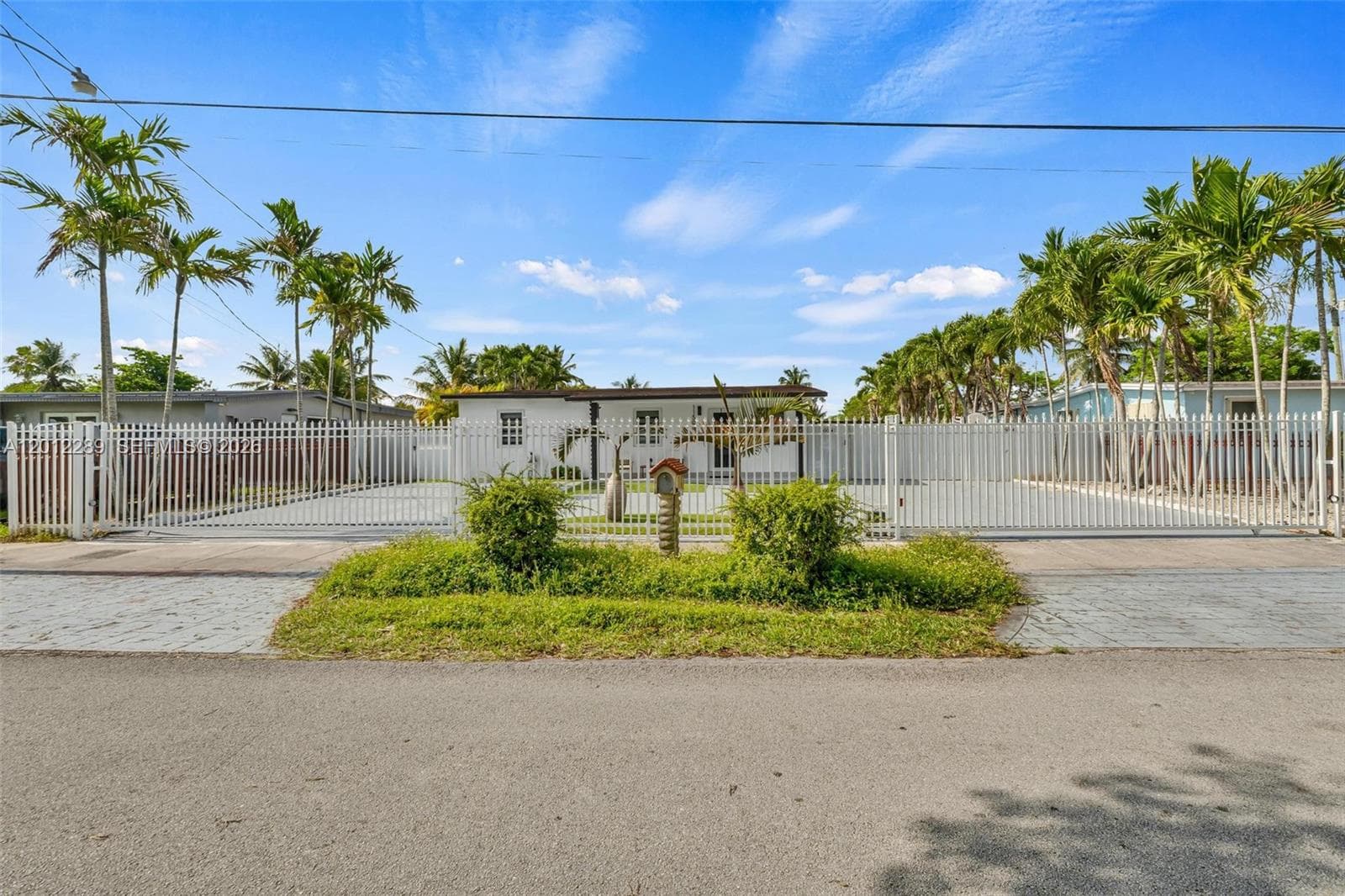 11500 SW 57th Ter, Miami FL 33173 — 4
