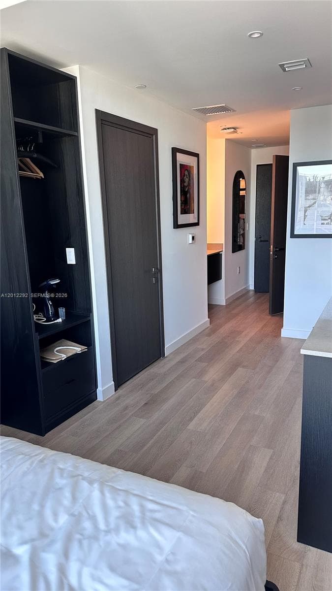 20 NE 11 # 2212A, Miami FL 33132 — 6