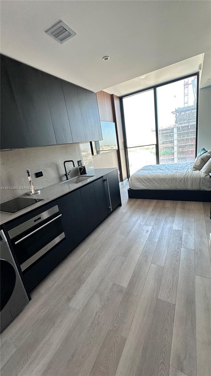 20 NE 11 # 2212A, Miami FL 33132 — 8