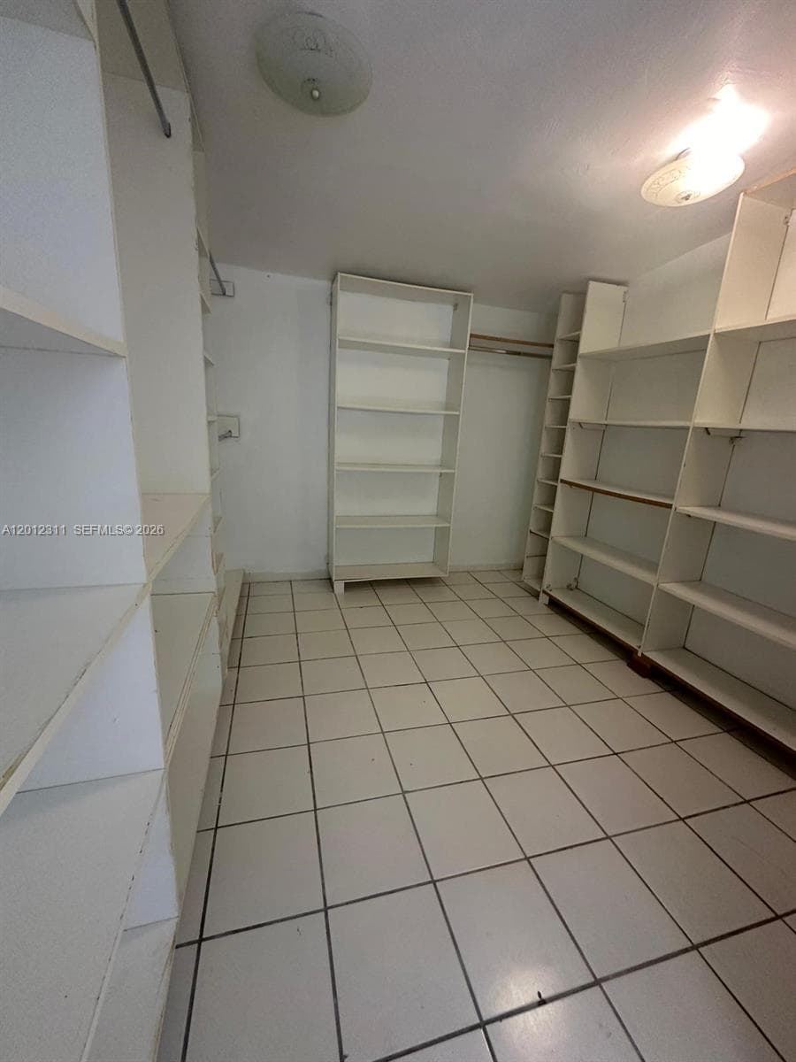 9001 SW 197th St, Cutler Bay FL 33157 — 9