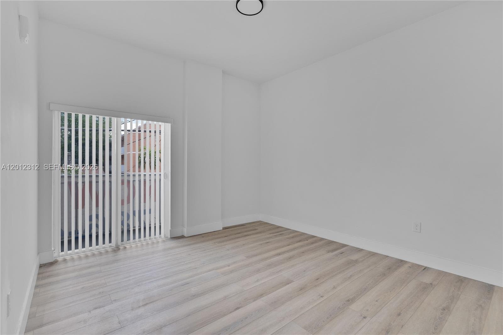 1534 NW 1st St # 204, Miami FL 33125 — 12