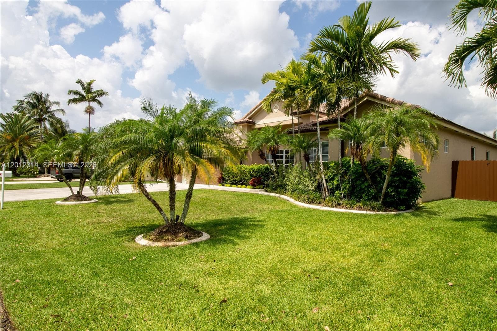 2910 Fairways Dr, Homestead FL 33035 — 3