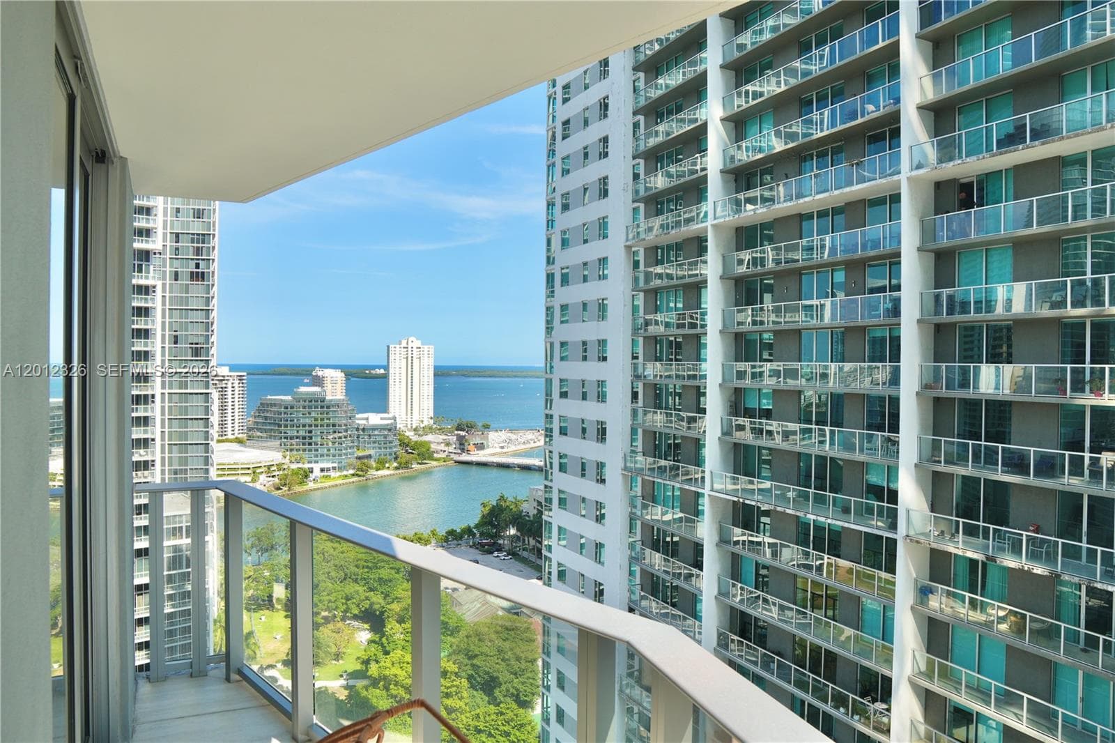77 SE 5th Street # 2414, Miami FL 33131 — 5