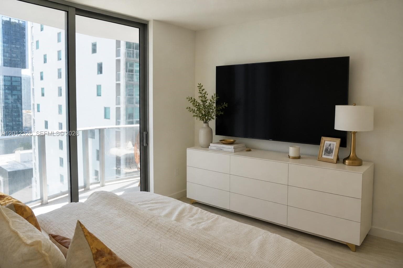 77 SE 5th Street # 2414, Miami FL 33131 — 14