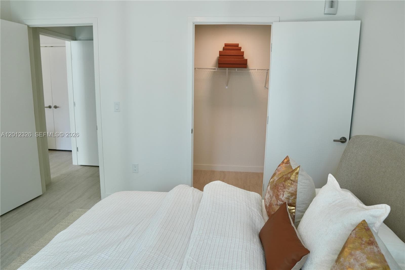 77 SE 5th Street # 2414, Miami FL 33131 — 15