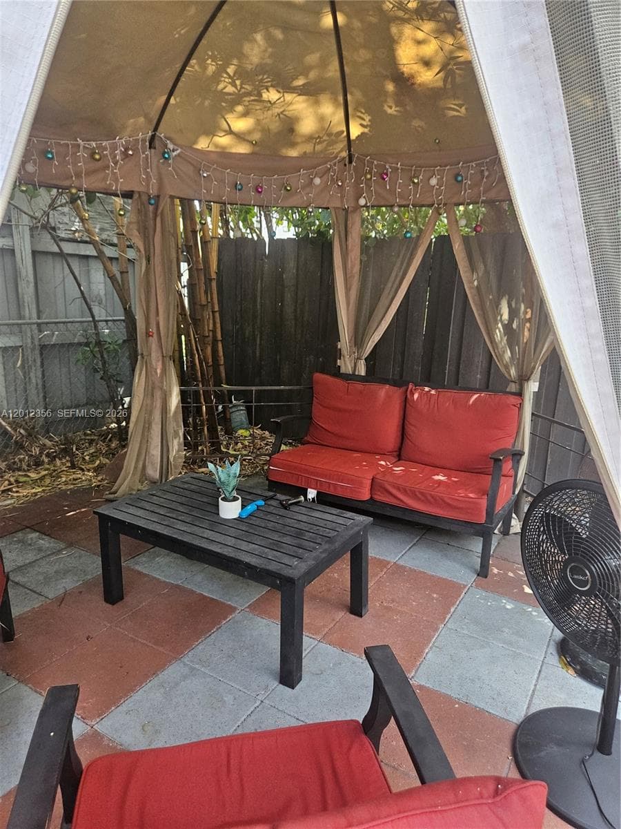 2231 NW 4th Ter, Miami FL 33125 — 23