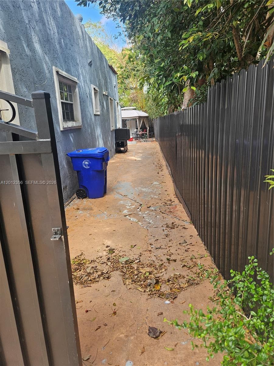 2231 NW 4th Ter, Miami FL 33125 — 10