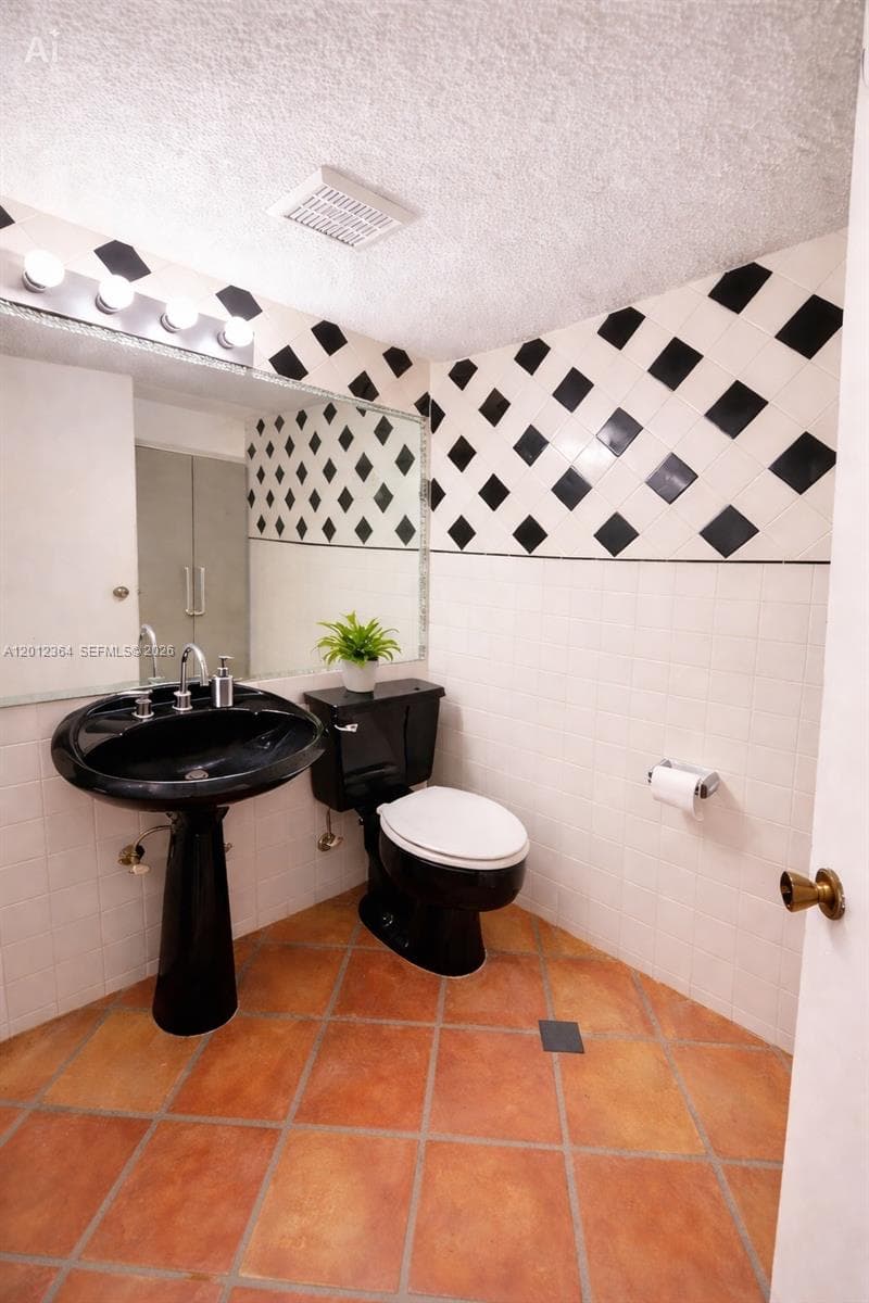 1045 NW 126th Pl, Miami FL 33182 — 12