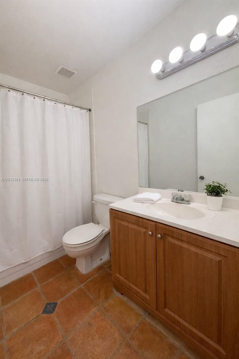 1045 NW 126th Pl, Miami FL 33182 — 8