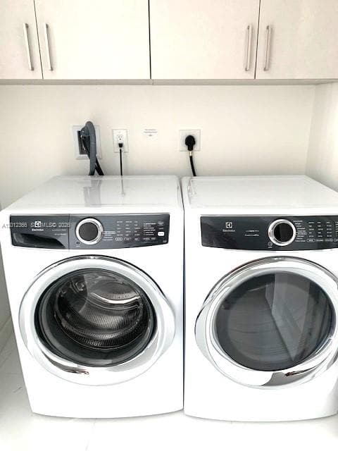 851 NE 1st Ave # 2110, Miami FL 33132 — 9