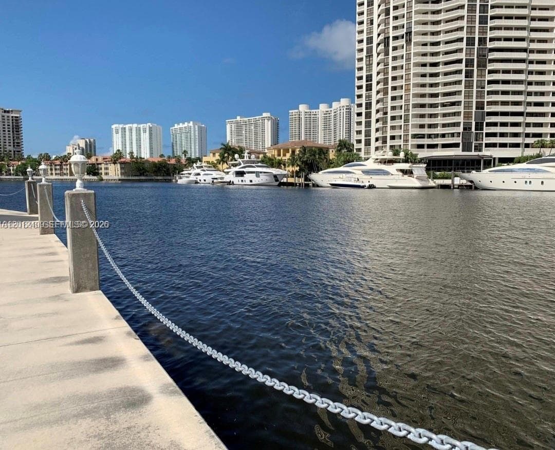 3020 Marcos Dr # S103, Aventura FL 33160 — 3