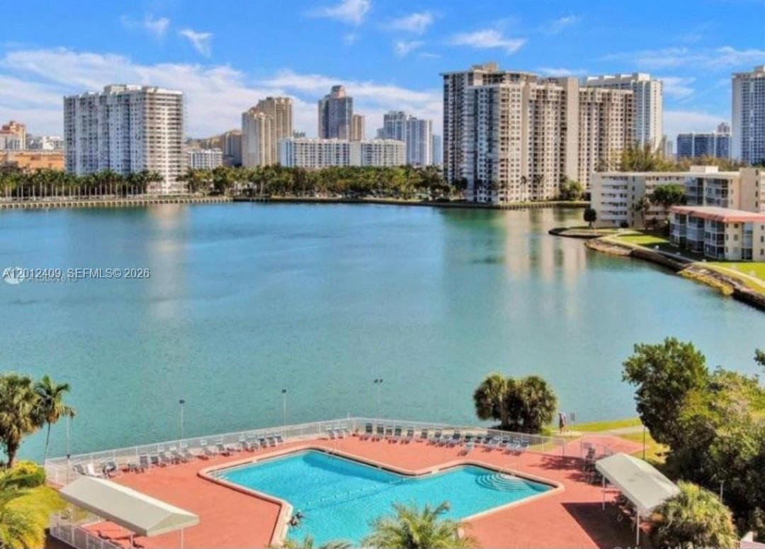 3020 Marcos Dr # S103, Aventura FL 33160 — 32