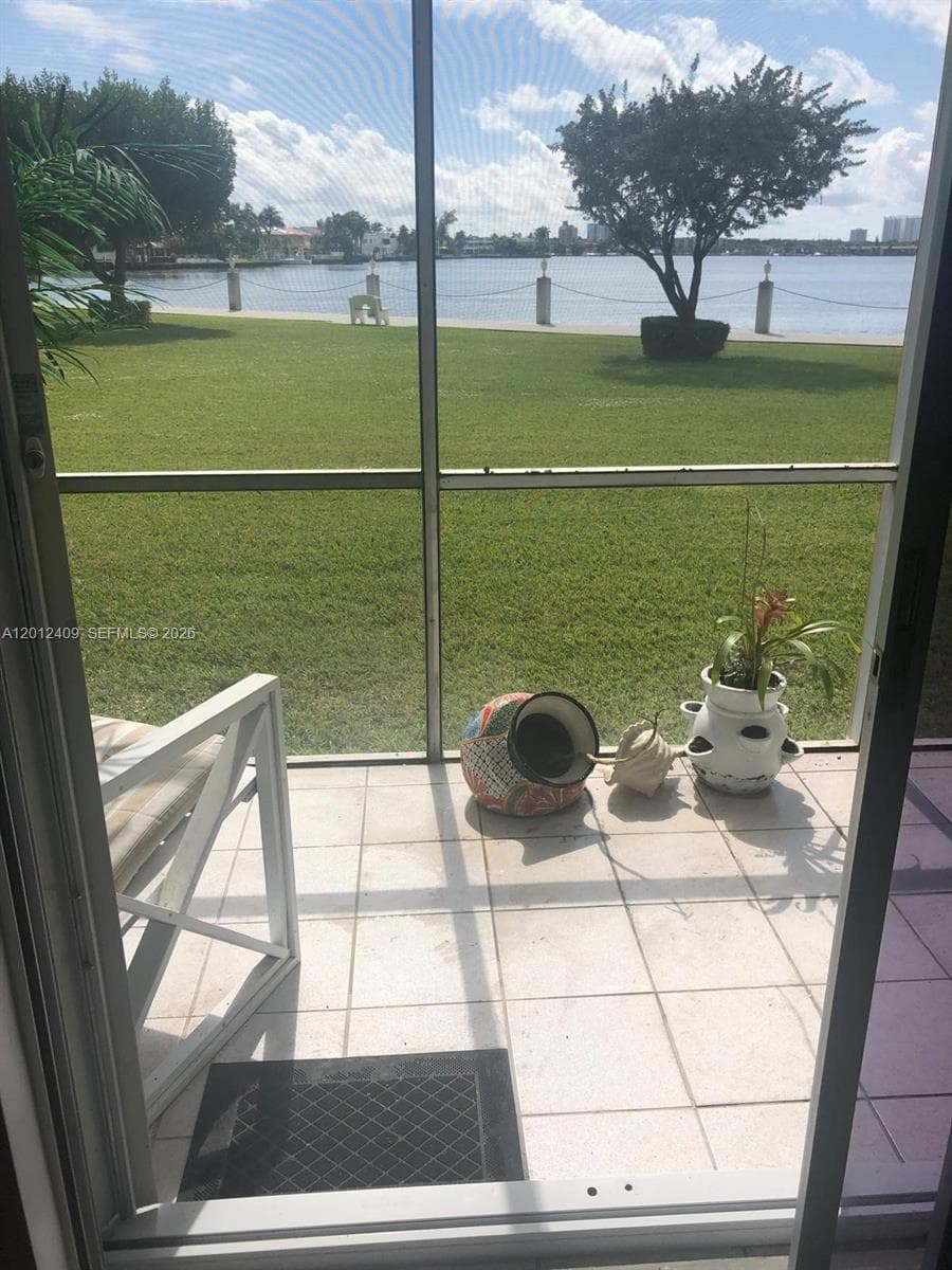 3020 Marcos Dr # S103, Aventura FL 33160 — 33