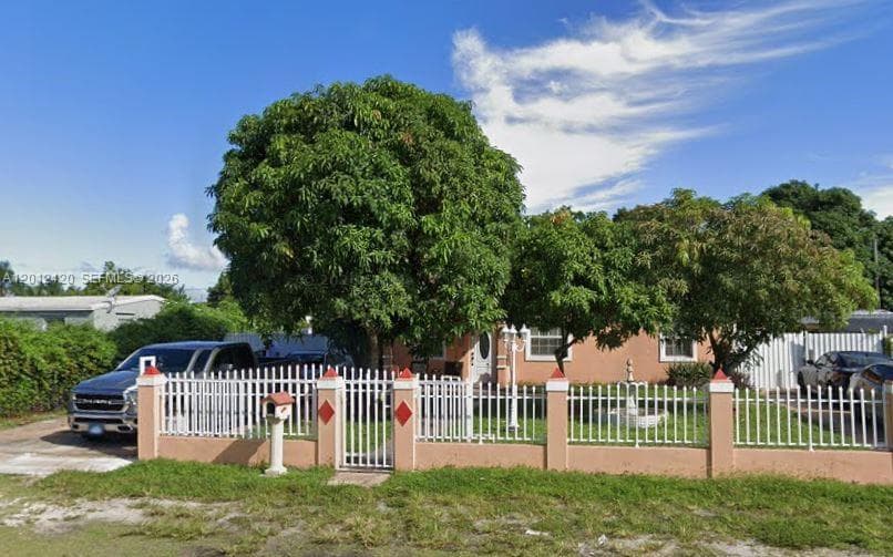 1725 NW 121st St, Miami FL 33167 — 1