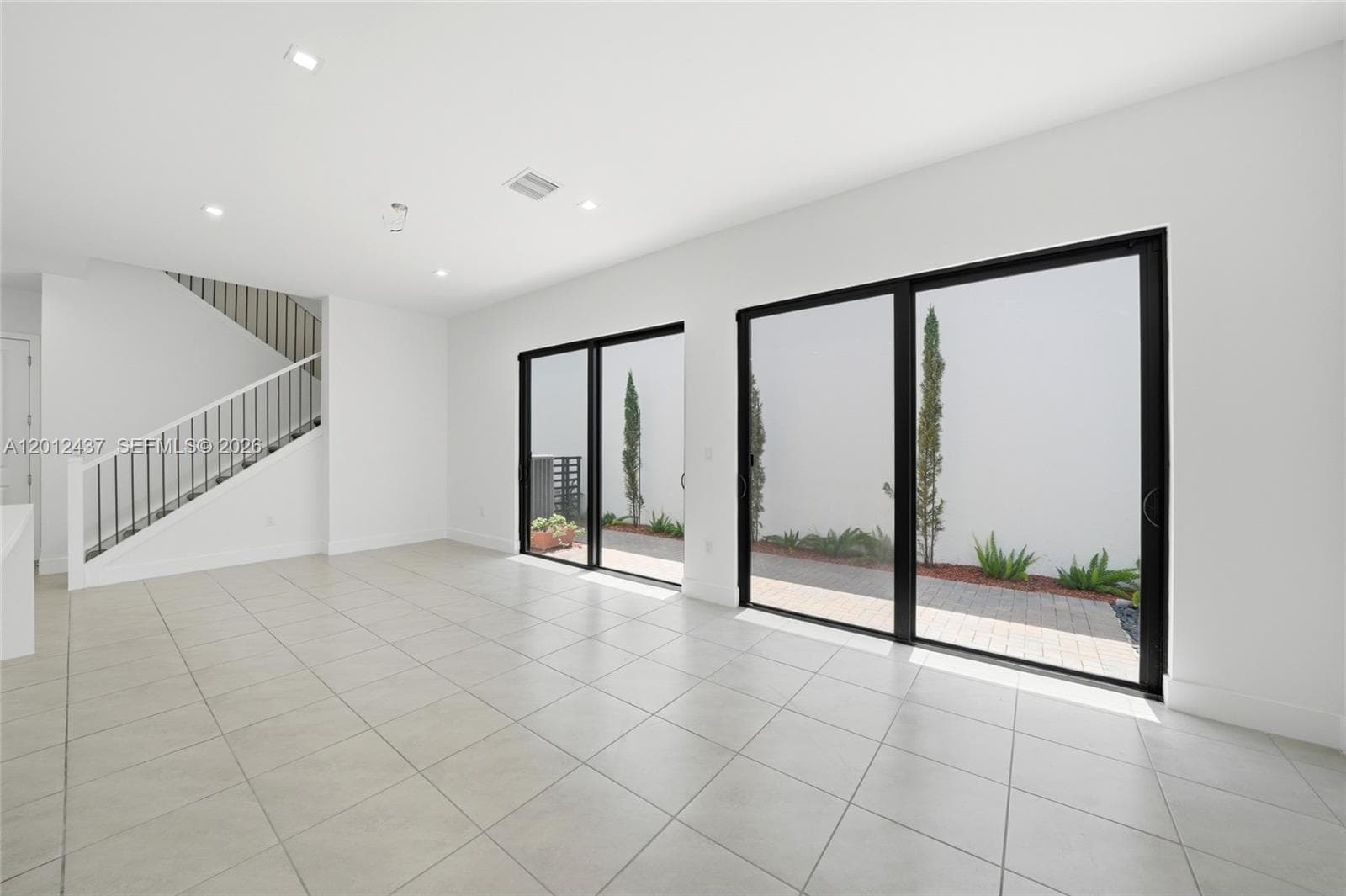 4356 NW 80th Ave, Doral FL 33166 — 12