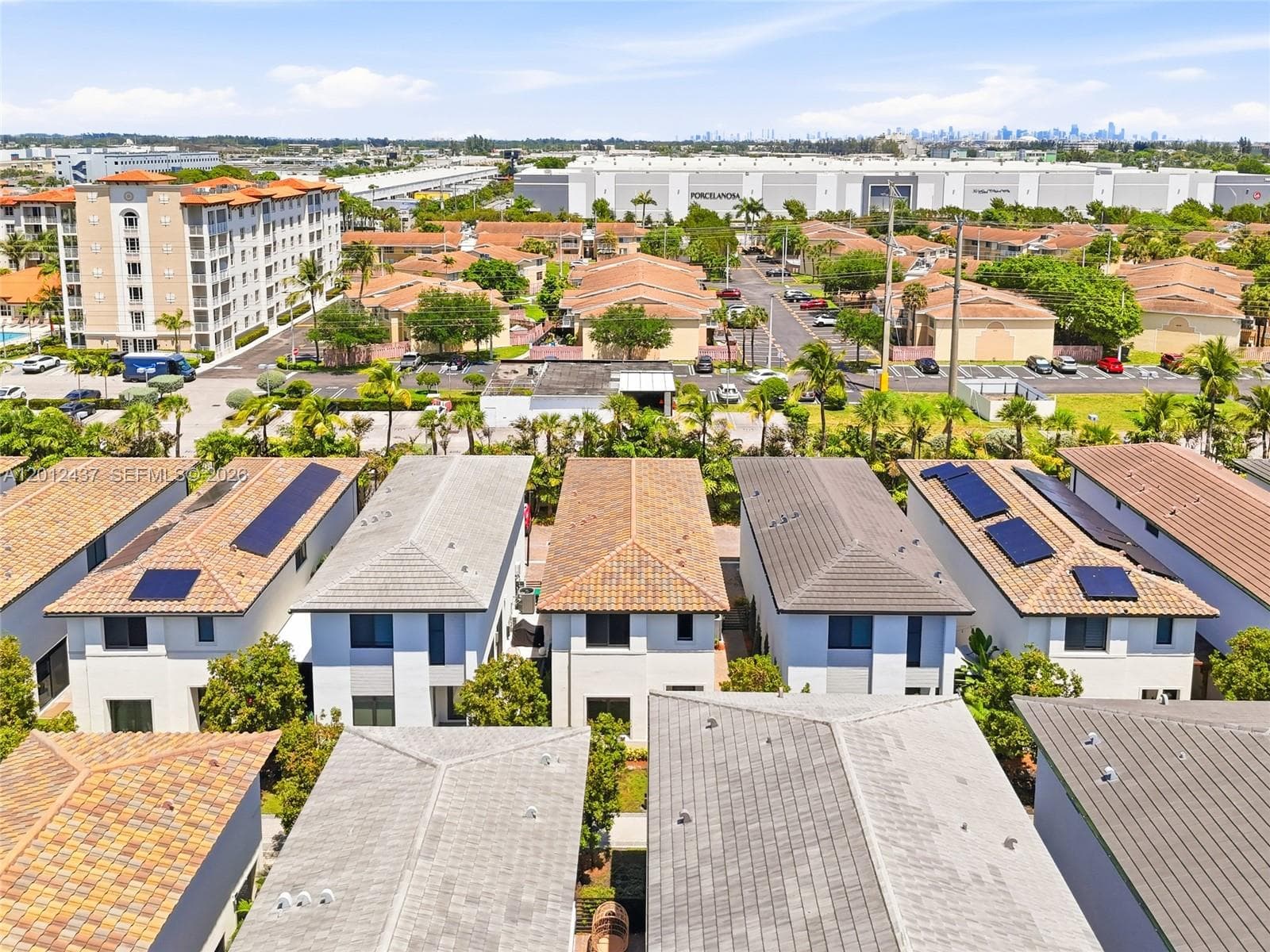 4356 NW 80th Ave, Doral FL 33166 — 41