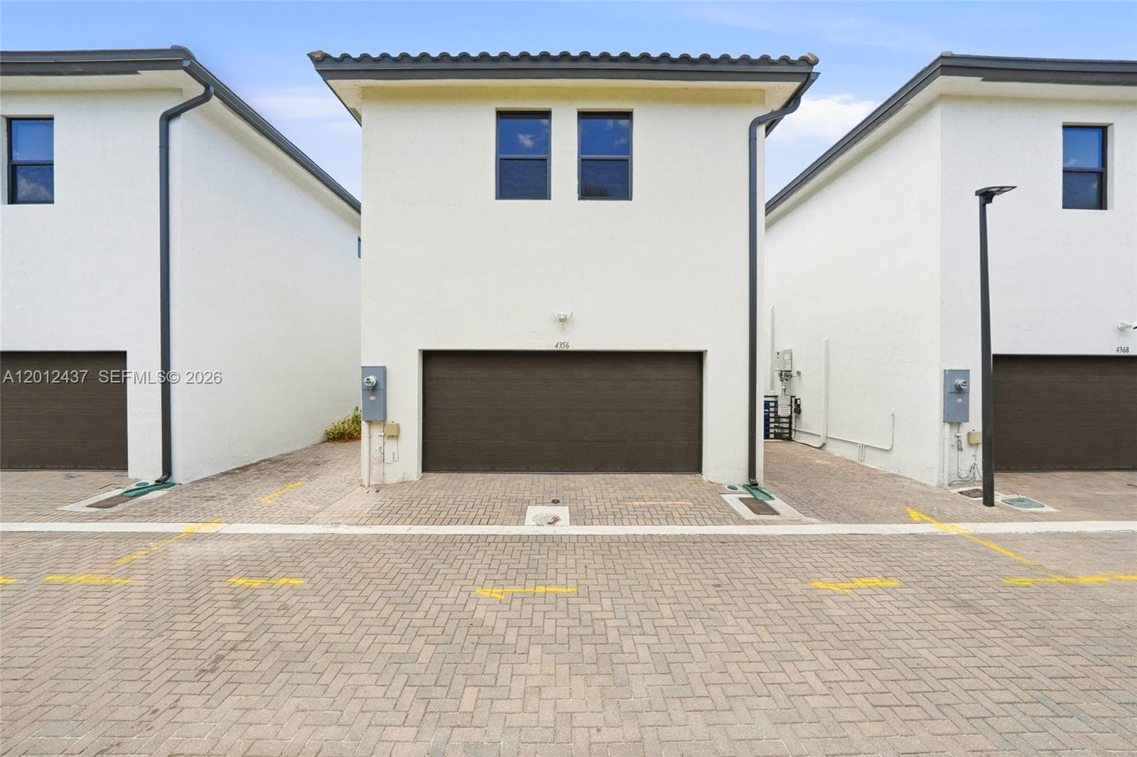 4356 NW 80th Ave, Doral FL 33166 — 35
