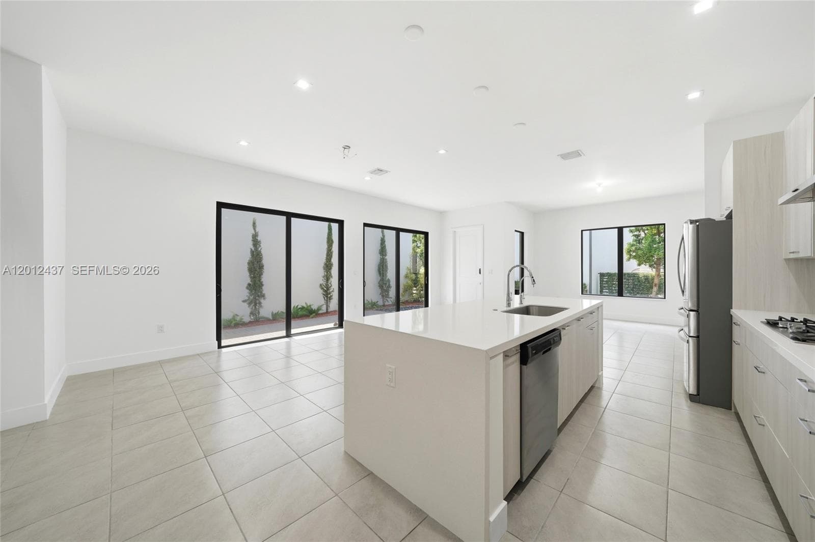4356 NW 80th Ave, Doral FL 33166 — 8