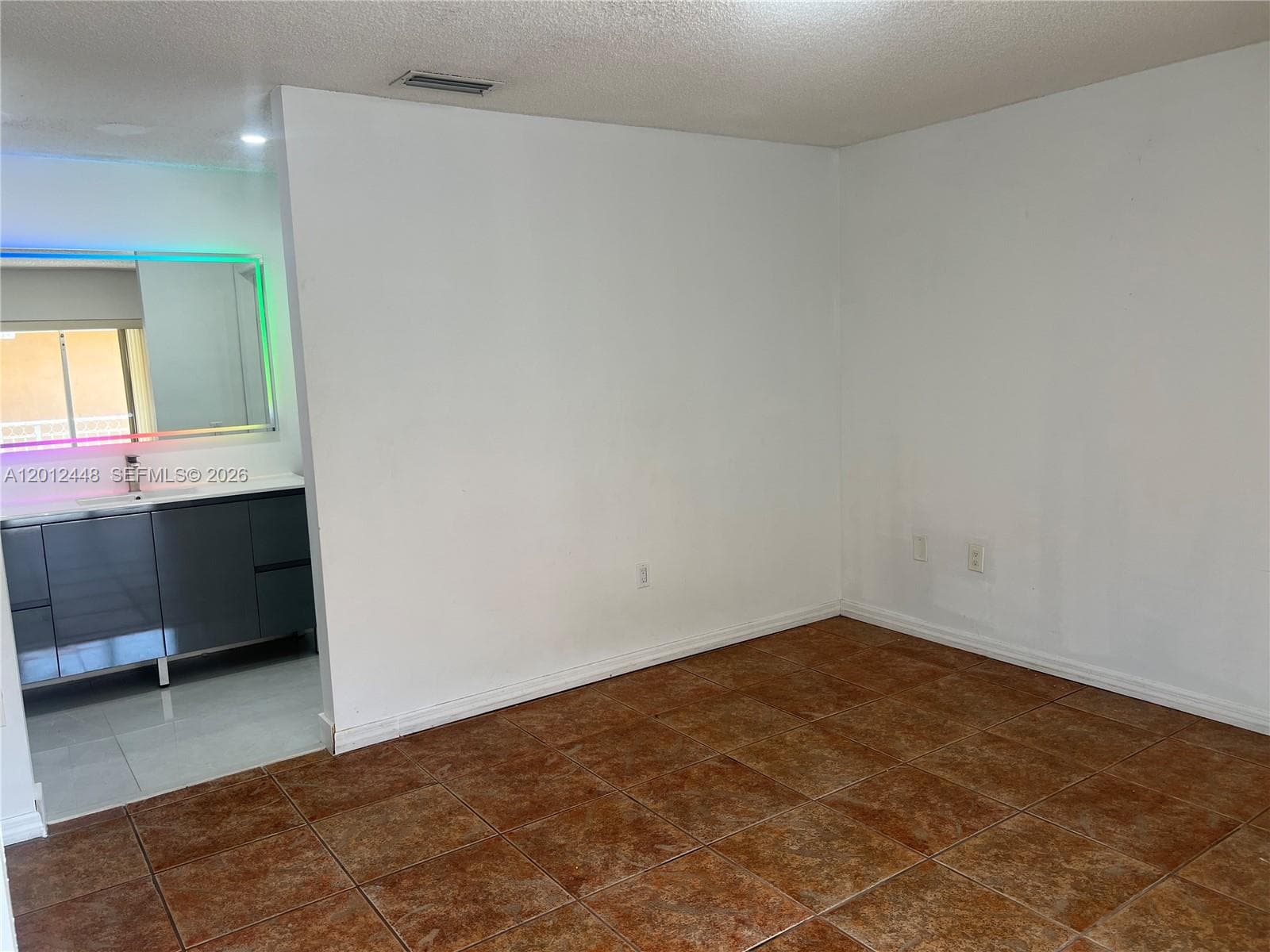 2425 W 76th St # 207, Hialeah FL 33016 — 25