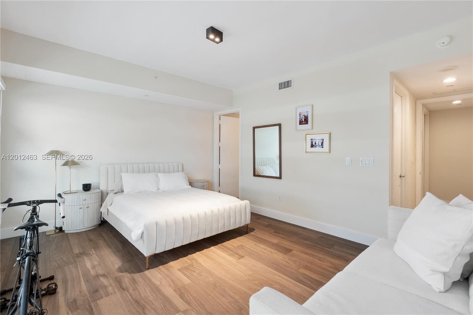 1040 Biscayne Blvd # 1602, Miami FL 33132 — 24
