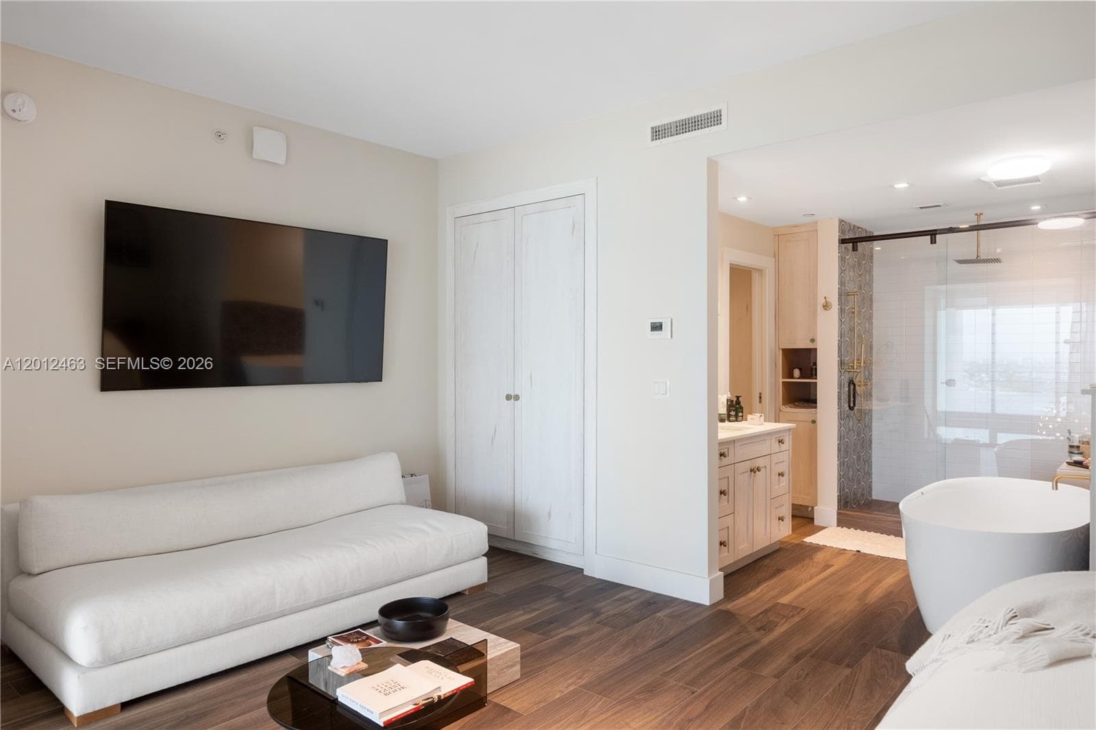 1040 Biscayne Blvd # 1602, Miami FL 33132 — 19