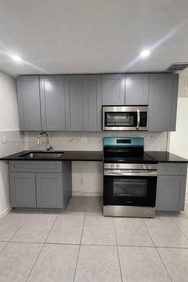 1861 NW 112th St, Miami FL 33167 — 6