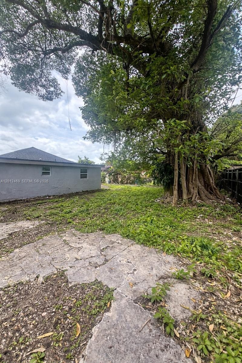 1861 NW 112th St, Miami FL 33167 — 18