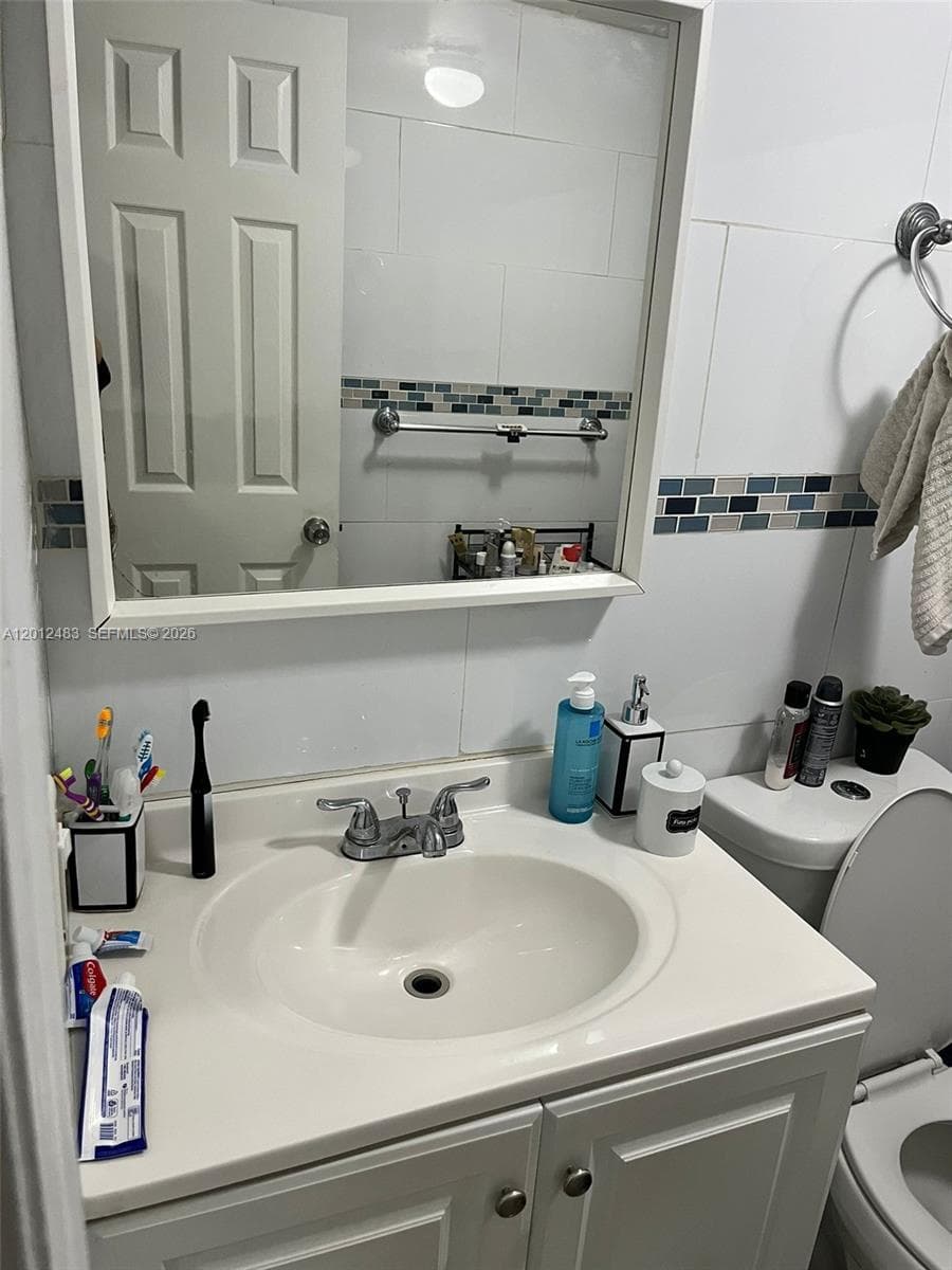 652 NW 3rd St # 103, Miami FL 33128 — 9