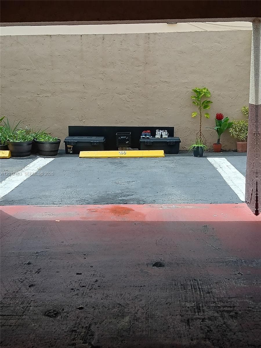652 NW 3rd St # 103, Miami FL 33128 — 14