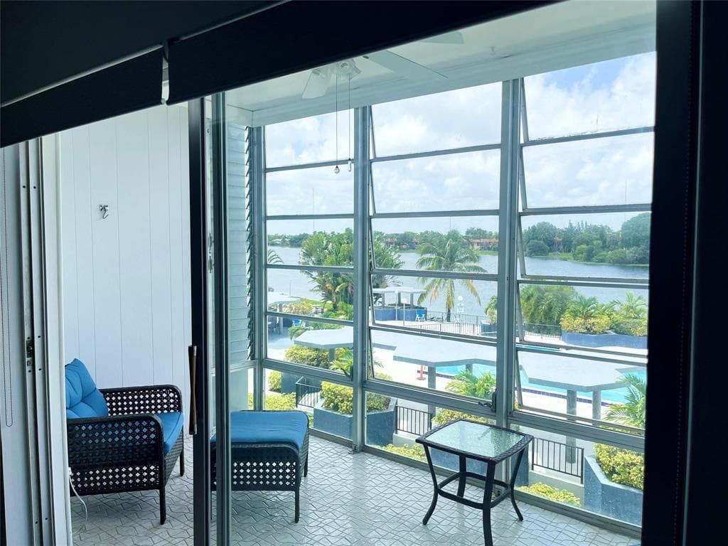 877 NE 195th Street # 320, Miami FL 33179 — 6