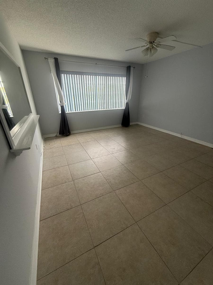 877 NE 195th Street # 320, Miami FL 33179 — 17