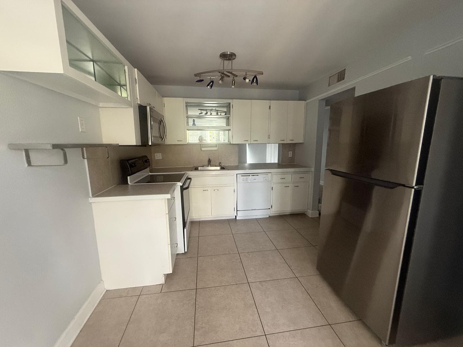 877 NE 195th Street # 320, Miami FL 33179 — 26
