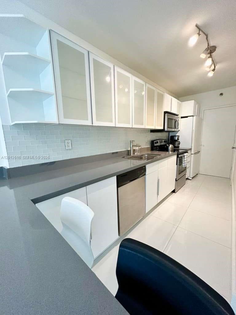 100 Lincoln Rd # 526, Miami Beach FL 33139 — 3