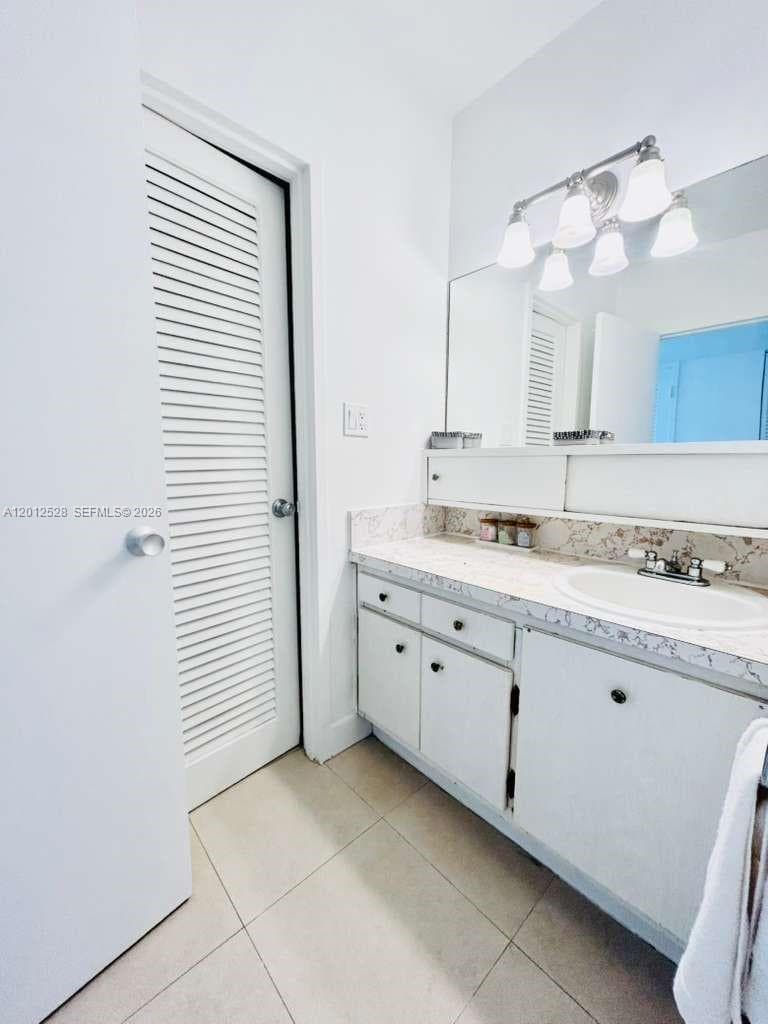 100 Lincoln Rd # 1009, Miami Beach FL 33139 — 6