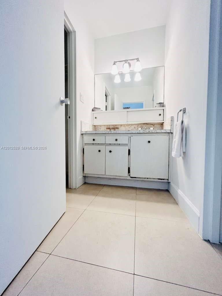 100 Lincoln Rd # 1009, Miami Beach FL 33139 — 5
