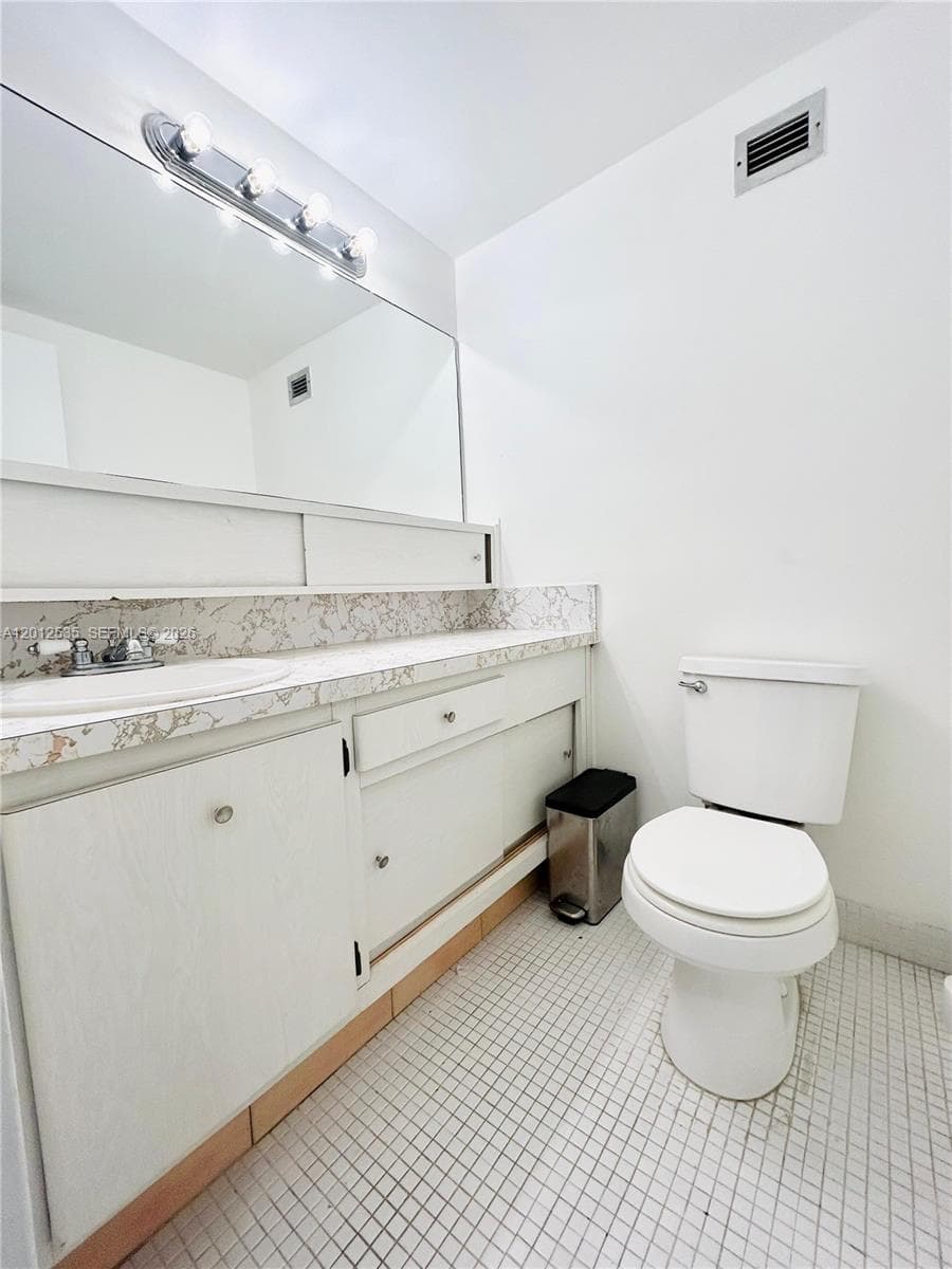 100 Lincoln Rd # 922, Miami Beach FL 33139 — 6