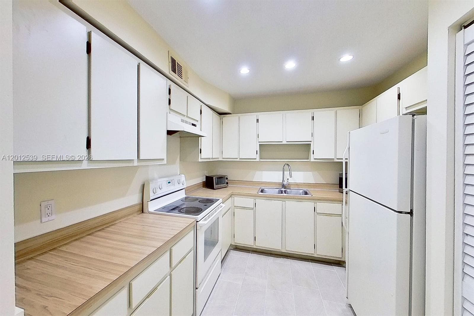 2020 NW 119th St # 1121, Miami FL 33167 — 14
